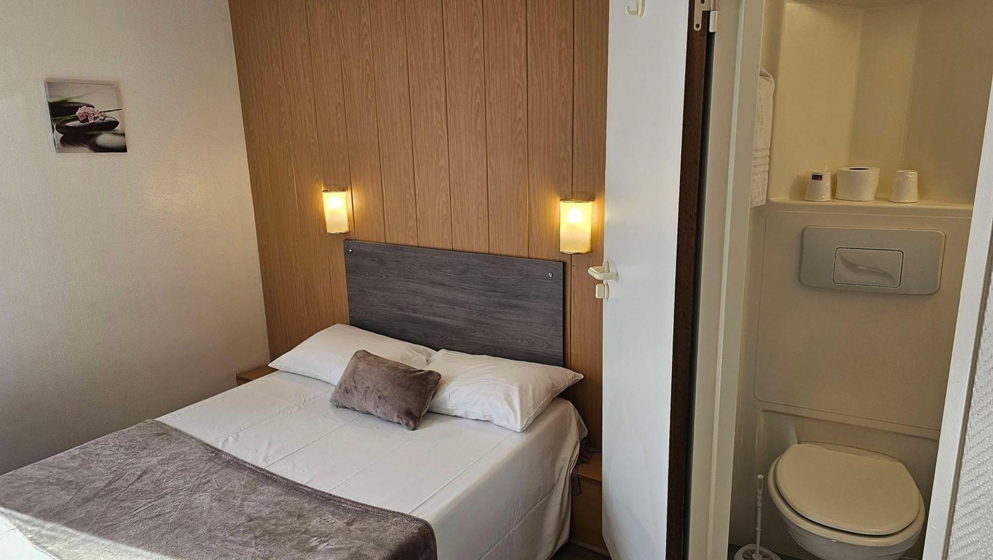 ฟาสต์โฮเทล โป - เลสการ์ Hotel เลสคาร์ ภายนอก รูปภาพ